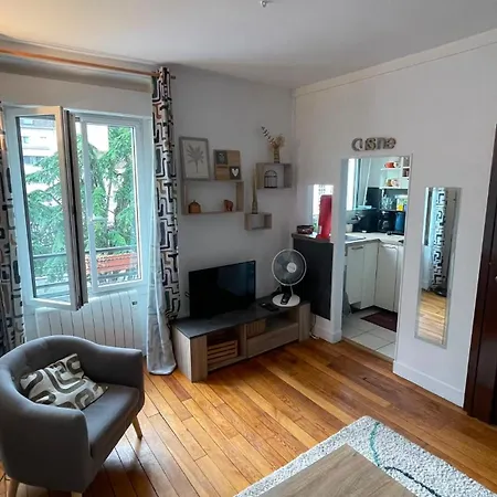 Chez Zineb Apartmán Sèvres